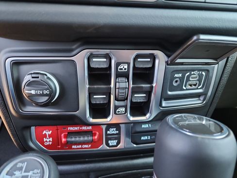 New 2025 Jeep Gladiator Rubicon image 6