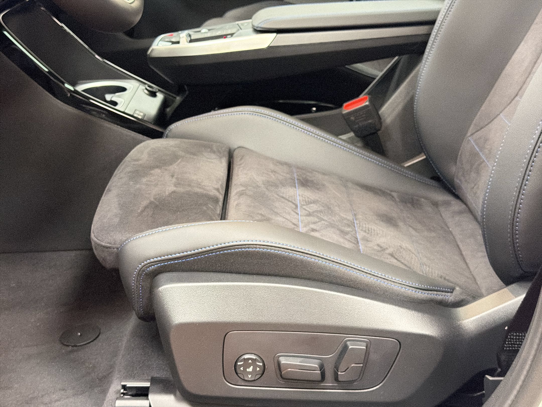 Used 2026 BMW X1 xDrive28i w/ Technology Package AWD/4WD image 13