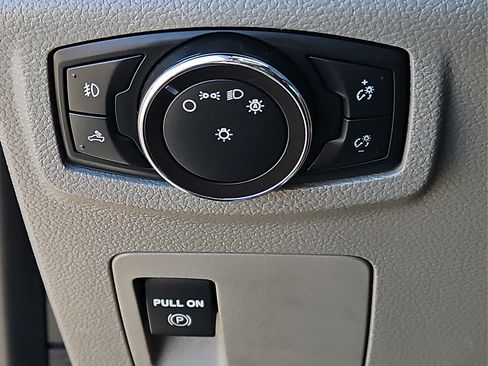 Used 2018 Ford F150 XL w/ Equipment Group 101A Mid RWD image 18