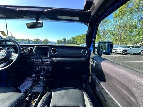 Used 2022 Jeep Wrangler Unlimited Sahara w/ LED Lighting Group AWD/4WD image 30