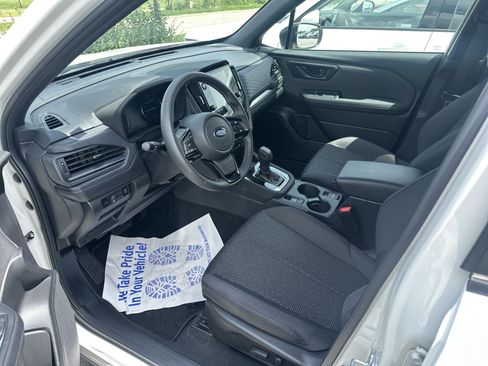 Used 2025 Subaru Forester Premium AWD/4WD image 10