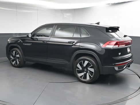 Used 2024 Volkswagen Atlas Cross Sport SE image 6