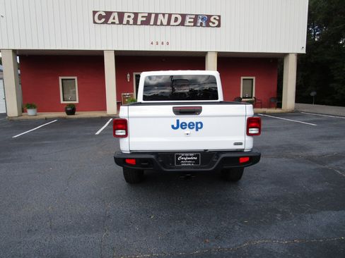 Used 2020 Jeep Gladiator Overland w/ Cold Weather Group image 4