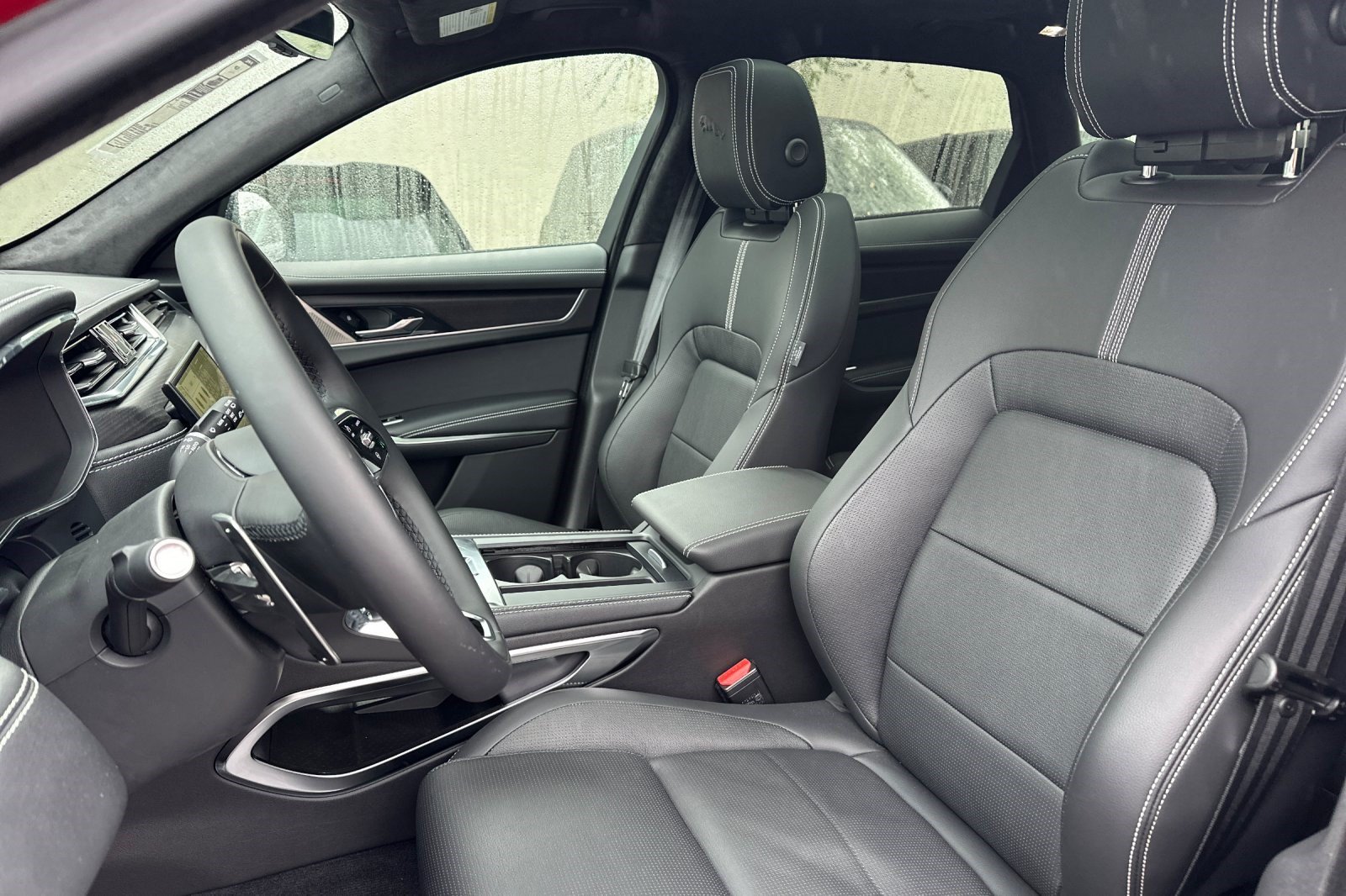 New 2024 Jaguar F-PACE R-Dynamic S AWD/4WD image 6