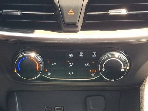 Used 2024 Buick Encore GX Preferred w/ Comfort Package AWD/4WD image 16