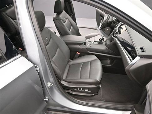 Certified 2025 Cadillac XT6 Premium Luxury image 21