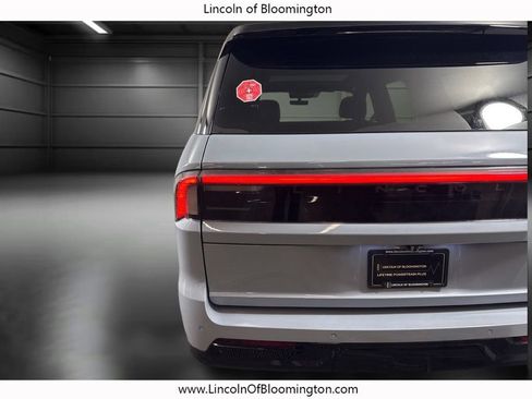 New 2025 Lincoln Navigator L Reserve w/ Jet Appearance Package image 23
