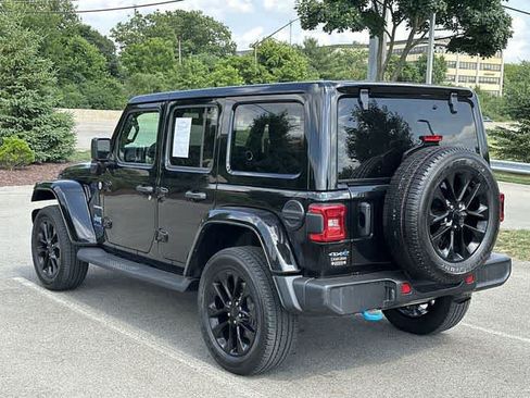 Used 2023 Jeep Wrangler Unlimited Sahara w/ Cold Weather Group AWD/4WD image 23