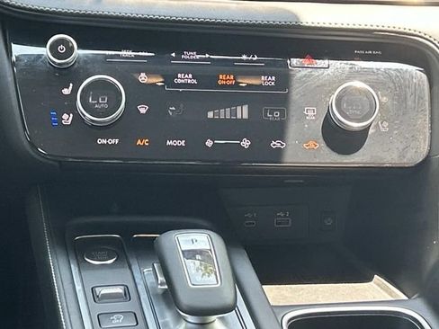 Used 2024 INFINITI QX60 Luxe w/ Performance Audio Package AWD/4WD image 28