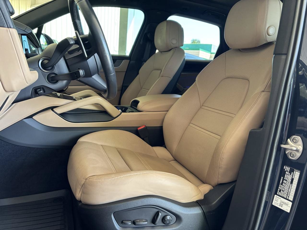 Used 2024 Porsche Cayenne S AWD/4WD image 20
