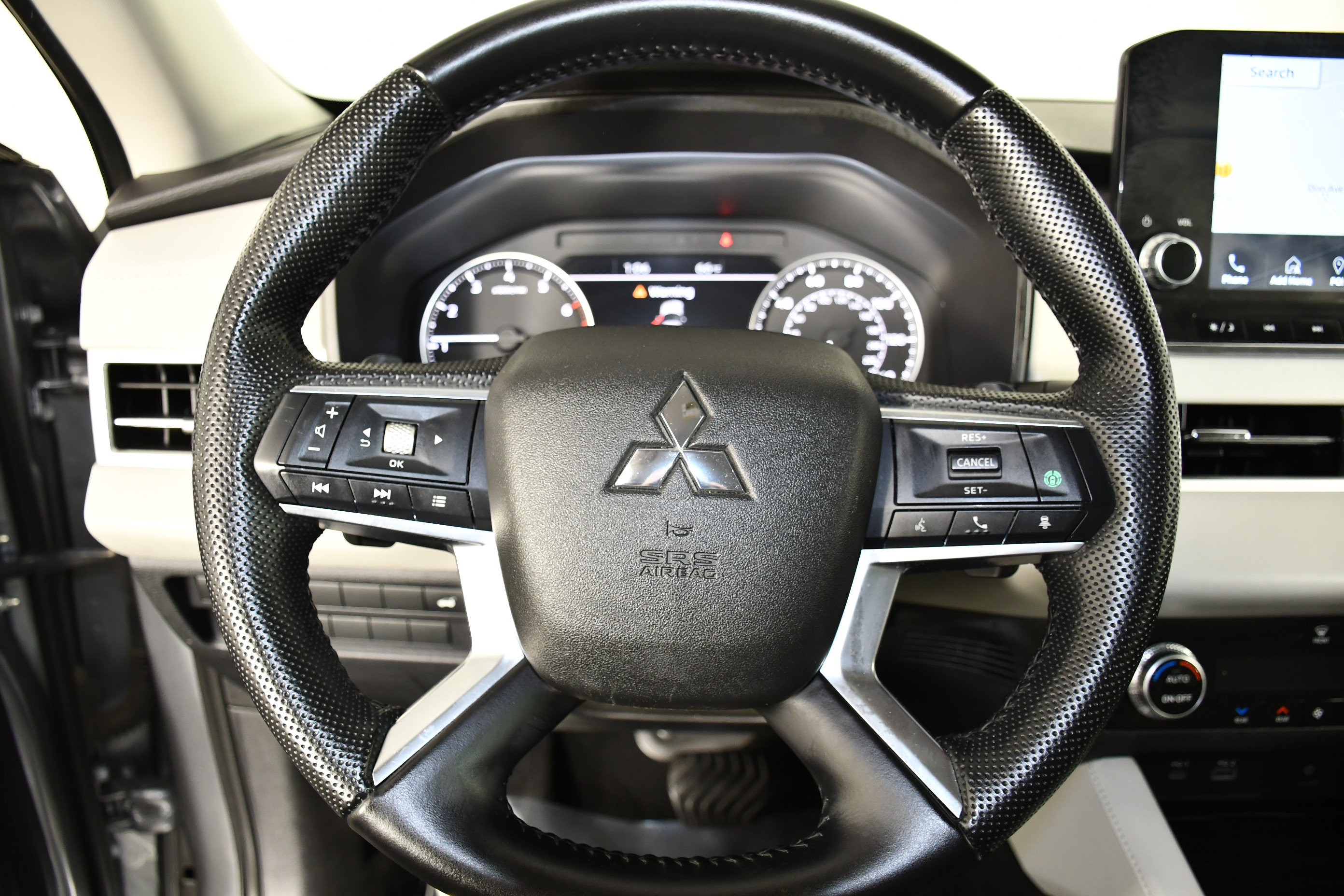 Used 2022 Mitsubishi Outlander SEL AWD/4WD image 19