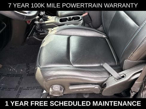Used 2022 Jeep Wrangler Unlimited Rubicon 4xe w/ Cold Weather Group AWD/4WD image 15