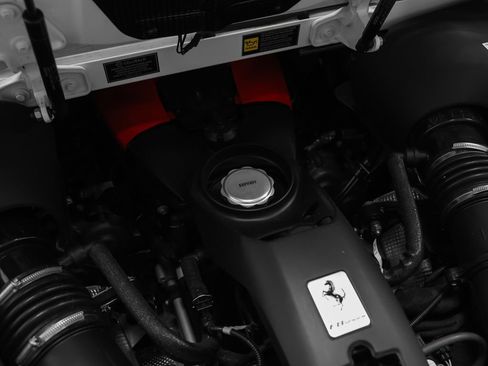 Certified 2022 Ferrari F8 Tributo RWD image 38