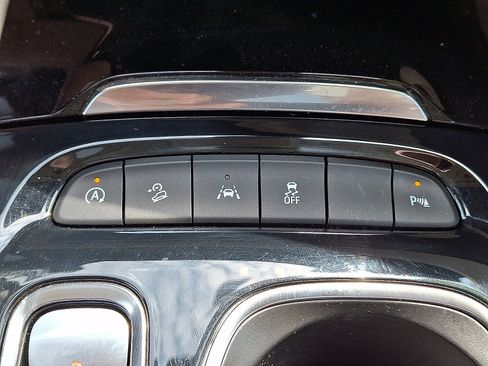 Used 2021 Buick Envision Avenir AWD/4WD image 24