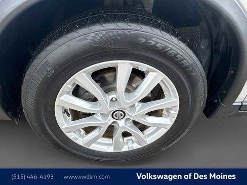 Used 2018 Nissan Rogue SV image 8