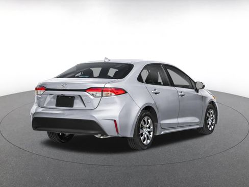 Used 2025 Toyota Corolla LE FWD image 2