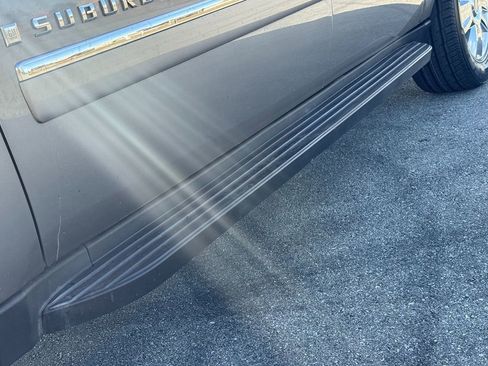 Used 2009 Chevrolet Suburban LTZ image 18