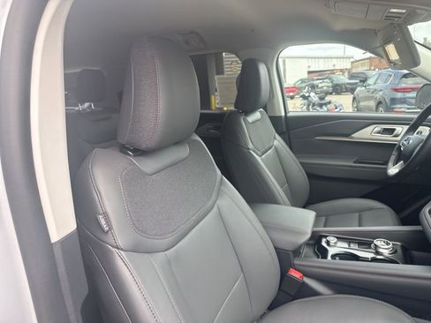 New 2026 Ford Explorer Active w/ Active Comfort Package AWD/4WD image 18