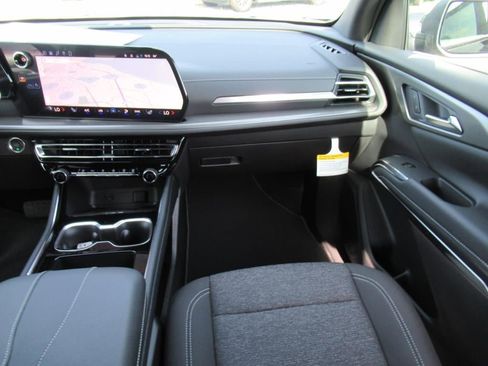 New 2026 Chevrolet Traverse LT image 13