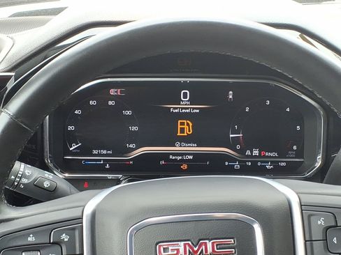 Used 2025 GMC Sierra 1500 SLT AWD/4WD image 10