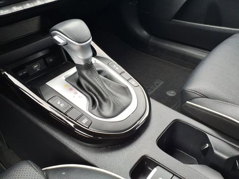 Used 2024 Kia Forte GT-Line w/ GT-Line Premium Package image 19