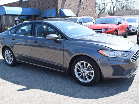 Used 2020 Ford Fusion SE image 6