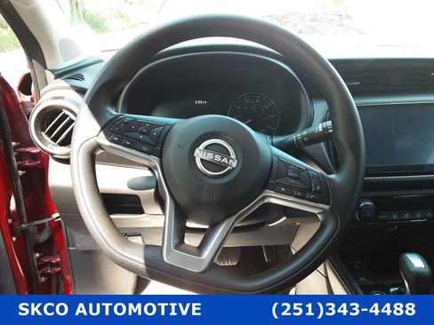 Used 2022 Nissan Kicks SV image 18