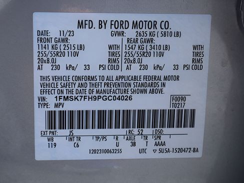 Used 2023 Ford Explorer Limited w/ Limited Technology Package RWD image 30