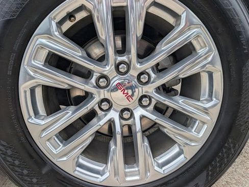 Used 2024 GMC Yukon SLT AWD/4WD image 7