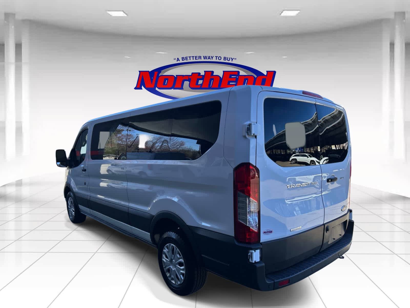 Used 2023 Ford Transit 350 XLT RWD image 5