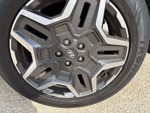 Used 2023 Hyundai Santa Fe Limited image 17