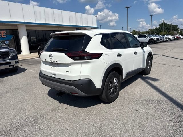 Used 2023 Nissan Rogue S AWD/4WD image 3