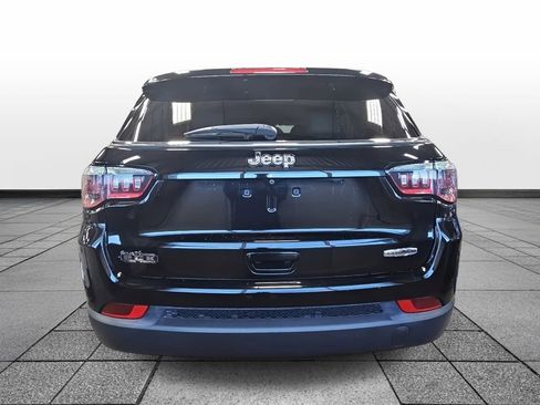 Used 2018 Jeep Compass Latitude image 6