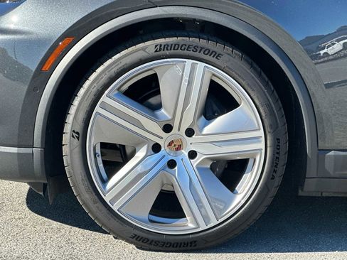 New 2025 Porsche Macan Electric image 28