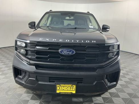 Used 2025 Ford Expedition Max Active AWD/4WD image 2