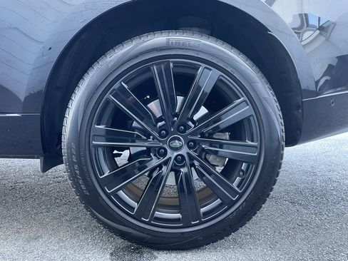 Used 2023 Land Rover Range Rover SE image 11