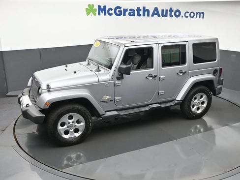 Used 2014 Jeep Wrangler Unlimited Sahara w/ Connectivity Group AWD/4WD image 22