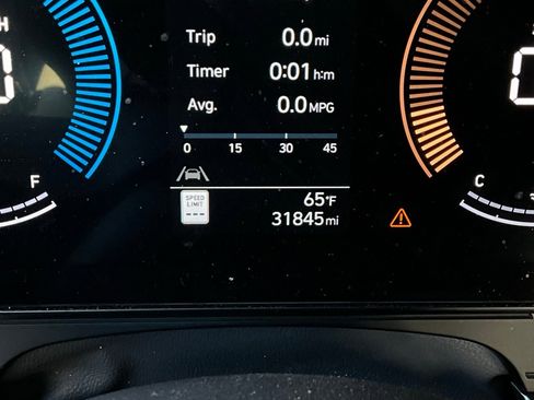 Used 2025 Hyundai Kona SEL image 40