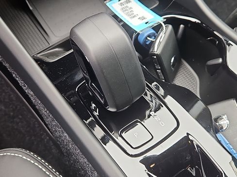 New 2026 Volvo XC40 B5 Ultra w/ Protection Package Premier image 18