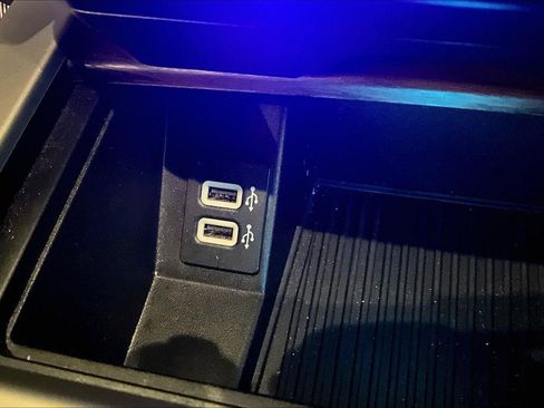 Used 2019 Ford F150 Lariat image 32