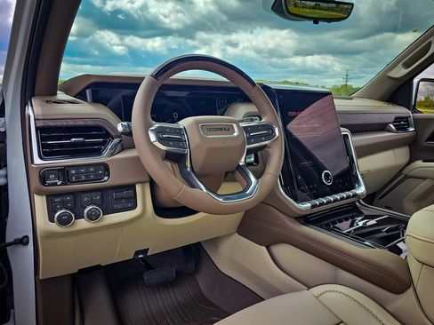 New 2026 GMC Yukon XL Denali w/ Denali Reserve Package AWD/4WD image 16
