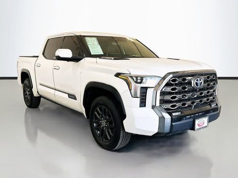 Used 2023 Toyota Tundra Platinum image 3
