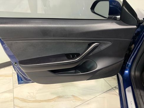 Used 2018 Tesla Model 3 Long Range image 10