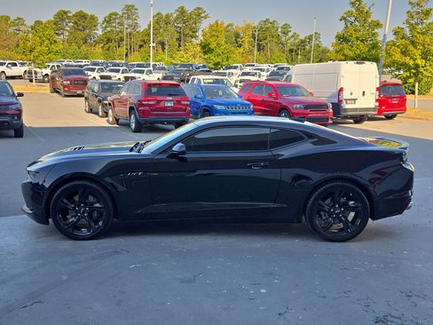 Used 2022 Chevrolet Camaro LT w/ Technology Package RWD image 4