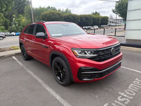 Used 2022 Volkswagen Atlas Cross Sport SEL R-Line AWD/4WD image 3