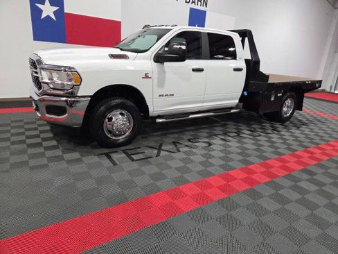 Used 2024 RAM 3500 SLT w/ Quick Order Package 2YG SLT AWD/4WD image 2