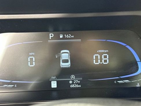 Used 2025 Hyundai Elantra SE image 18