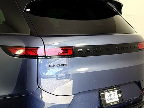 New 2026 Land Rover Range Rover Sport Dynamic SE AWD/4WD image 17