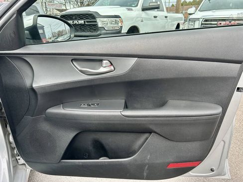Used 2021 Kia Forte LXS FWD image 17