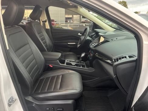 Used 2019 Ford Escape Titanium w/ U9j03 - Titanium Tow Package AWD/4WD image 24